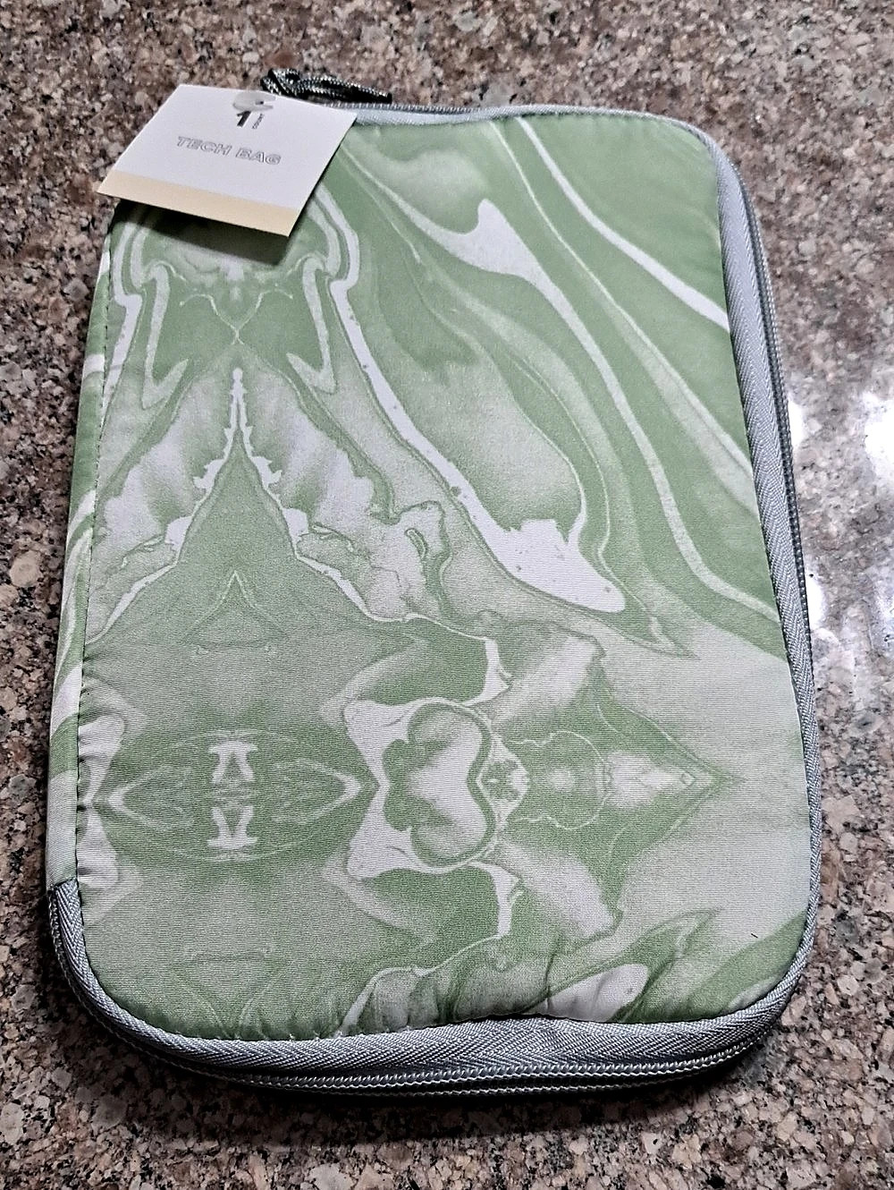 Tech Bag Green & White NWT